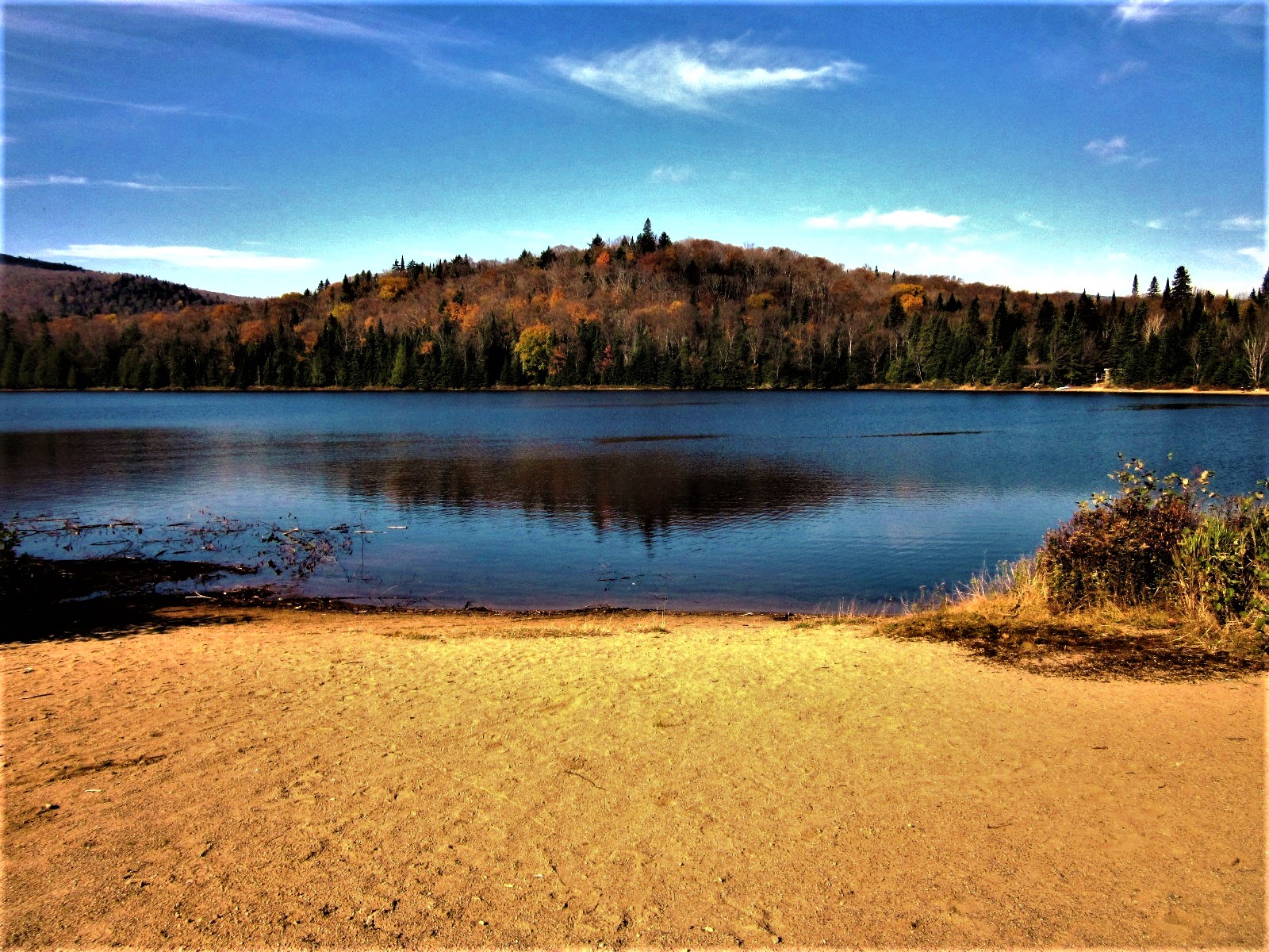 Le lac Monroe dans le parc national du Mont-Tremblant.