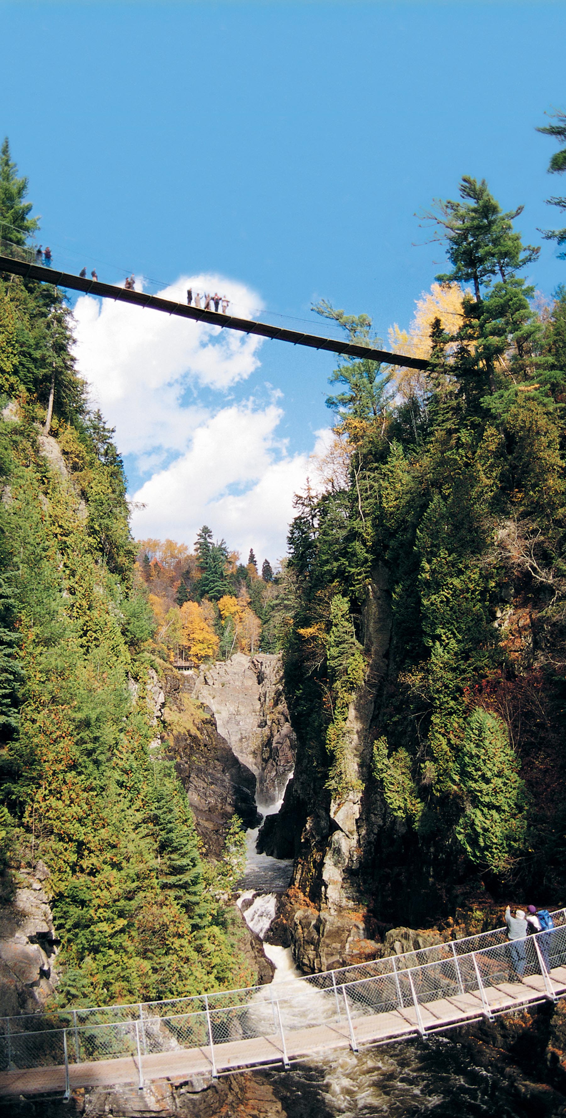 La gorge et la chute du canyon Sainte-Anne, Côte-de-Beaupré.